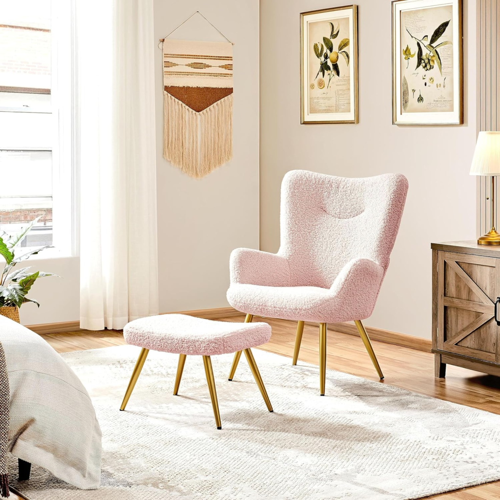 voici un fauteuil bouclette tendance coloré rose pale